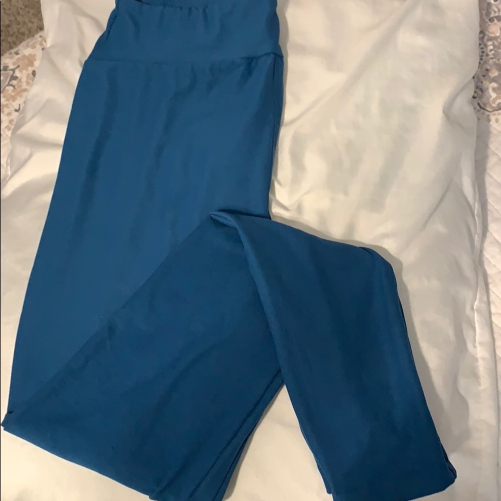 LulaRoe OneSize leggings.